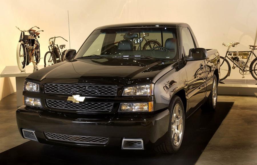  Chevrolet Silverado SS 2004 года  (фото 38 из 38)